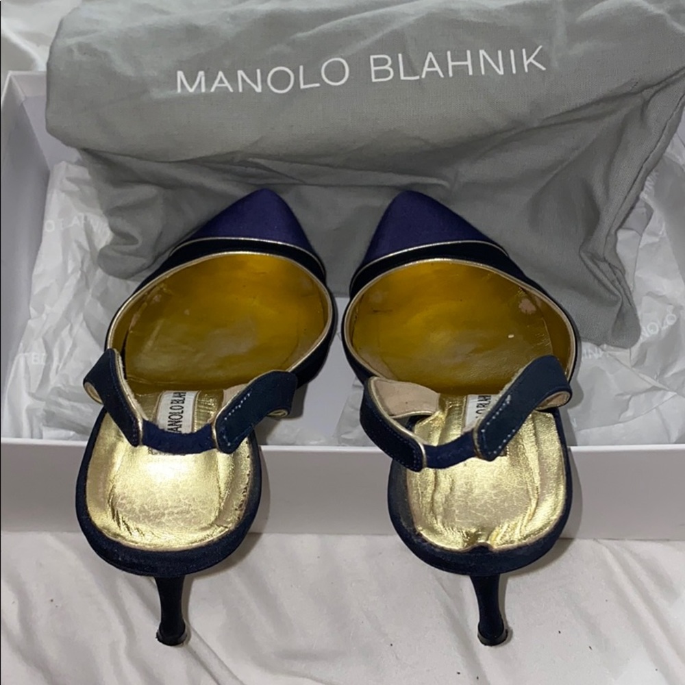 Manolo Blahnik Navy Blue Carolyne Kitten Heels 39 - Picture 4 of 5